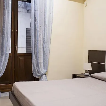Domus Ameliae Cozy And Charming Apt At Cathedral Apartment *