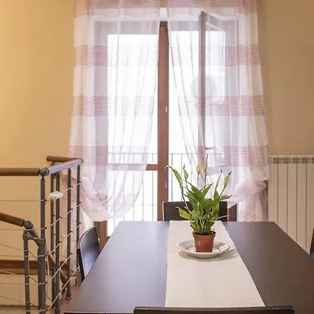 Domus Ameliae Cozy And Charming Apt At Cathedral
