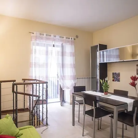 Domus Ameliae Cozy And Charming Apt At Cathedral *