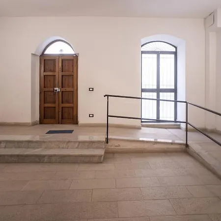 Domus Ameliae Cozy And Charming Apt At Cathedral Apartmán *