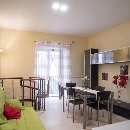 Domus Ameliae Cozy And Charming Apt At Cathedral *